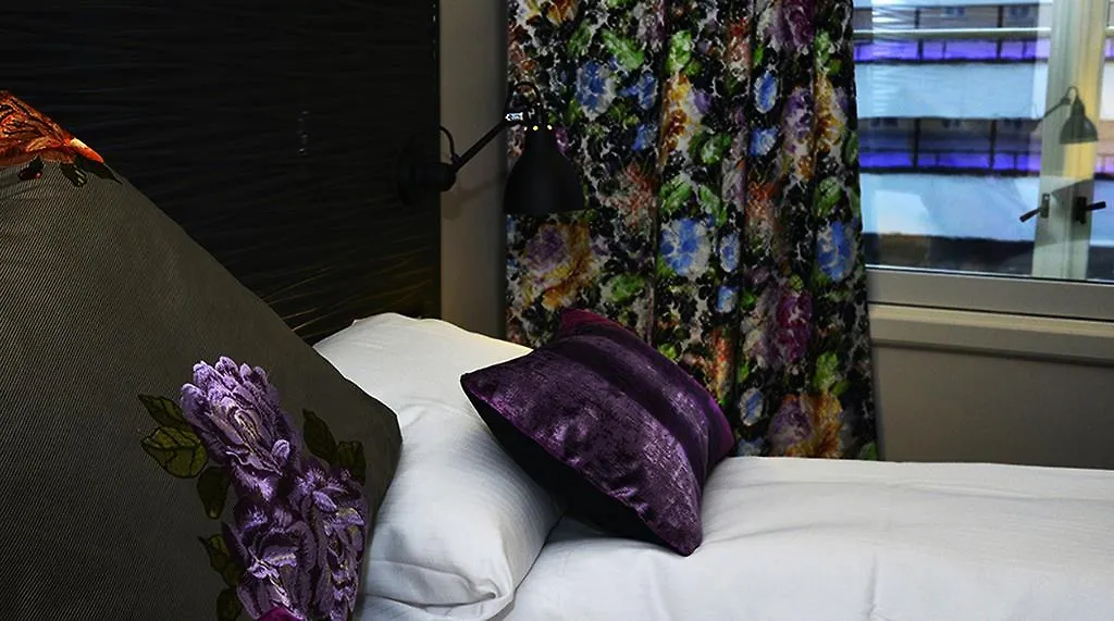 Hotel No13 Μπέργκεν 4*,